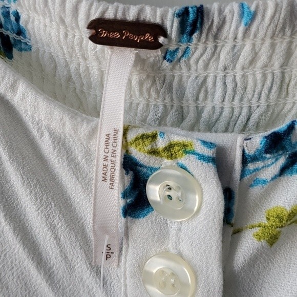 NWT FREE PEOPLE WHITE BLUE FLORAL CROPPED OFF SHOULDER PEASANT TOP SIZE SMALL - Picture 2 of 10